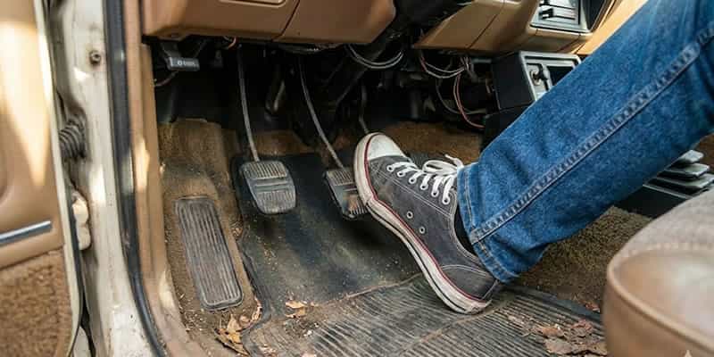 hábitos que destruyen el embrague